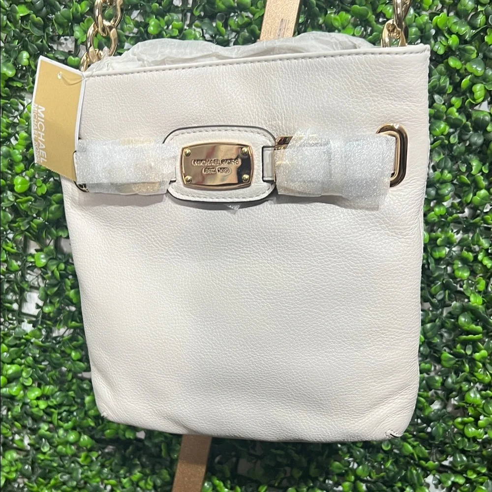 Michael Kors RT: $150 Hamilton crossbody bag Vanilla